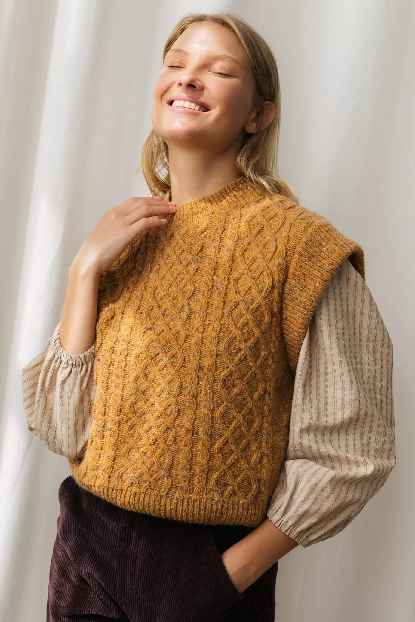 Twothirds Annalong-Mustard^Women Knits