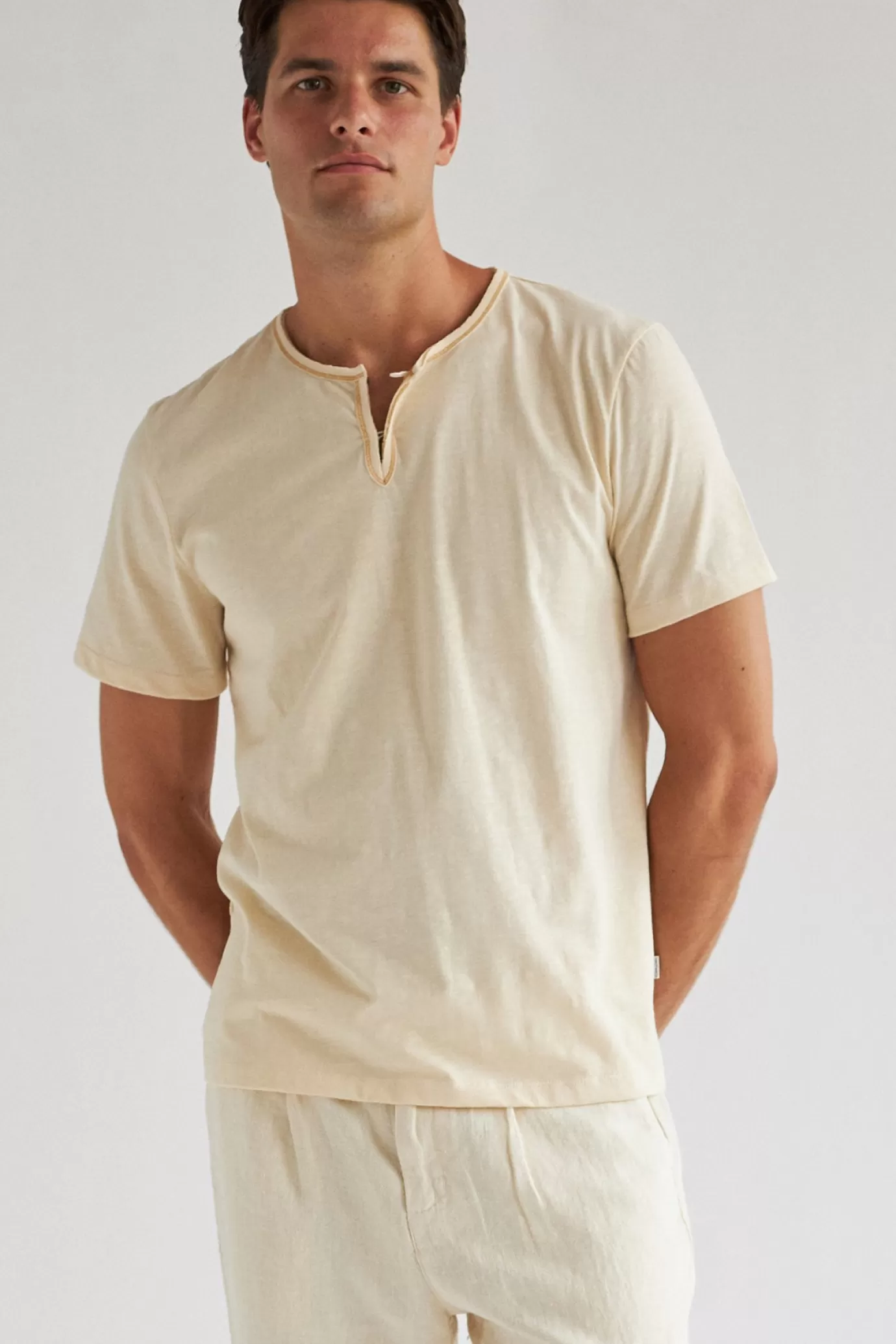 Twothirds Hendrick-Antique White^ T-Shirts